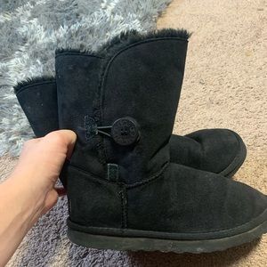 Black bailey button Ugg boots